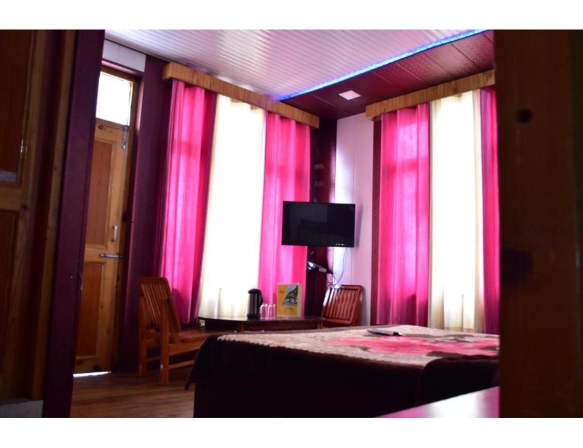 Hotel Peak View, Lahaul Sissu Екстер'єр фото