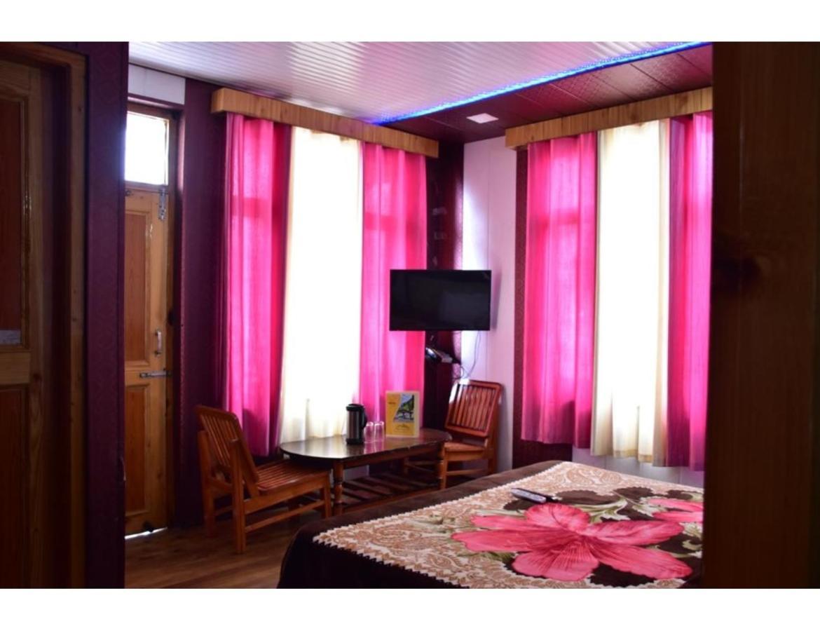 Hotel Peak View, Lahaul Sissu Екстер'єр фото