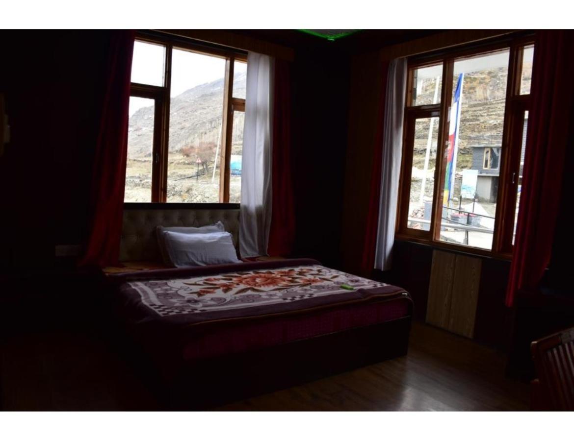 Hotel Peak View, Lahaul Sissu Екстер'єр фото
