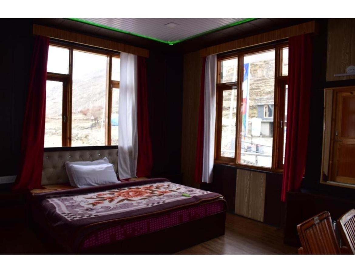 Hotel Peak View, Lahaul Sissu Екстер'єр фото