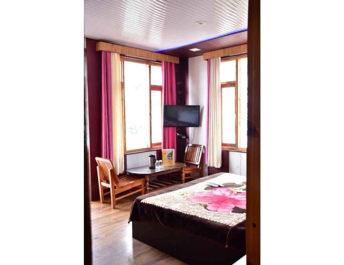 Hotel Peak View, Lahaul Sissu Екстер'єр фото