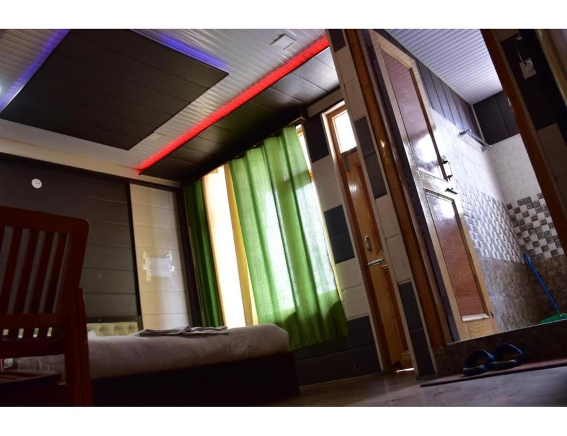 Hotel Peak View, Lahaul Sissu Екстер'єр фото
